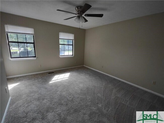 Building Photo - 282 Greenwich Dr