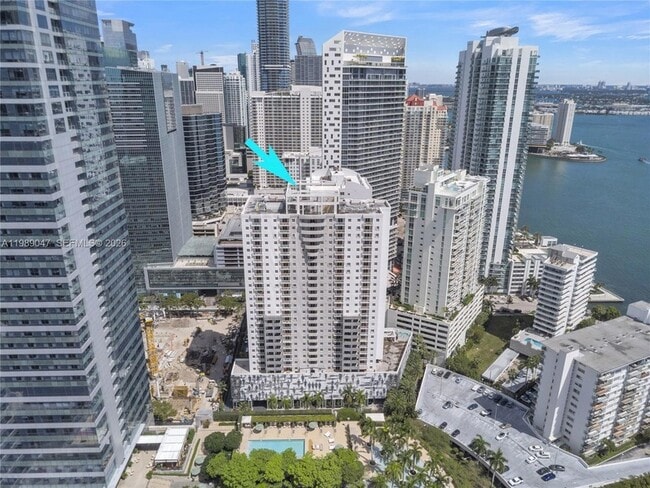 Building Photo - 185 SE 14th Terrace