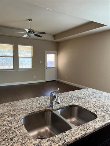 Building Photo - 8 Pleasant Valley