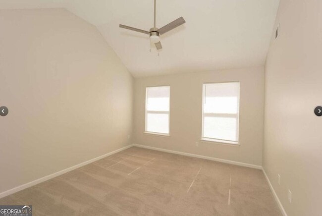 Building Photo - 833 Oakview Trce