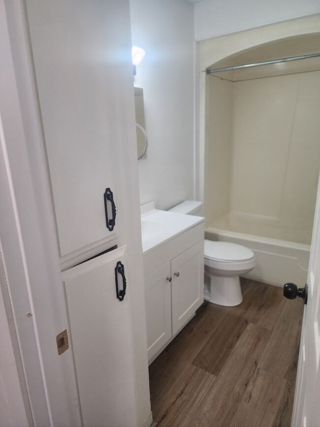 Building Photo - 4143 W Burbank St