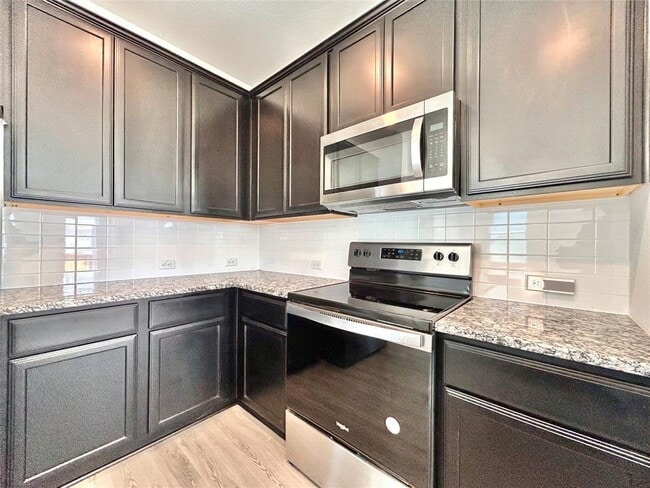 Building Photo - 202 Pebblestream Pass