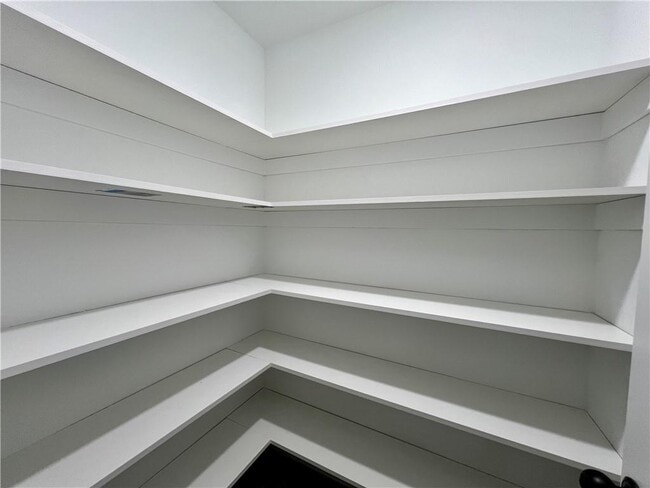 Building Photo - 24 Rocky Cir NE