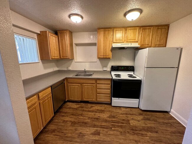 Building Photo - 994 14th St