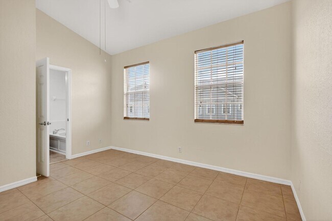 Building Photo - 115 Pond Apple Ln