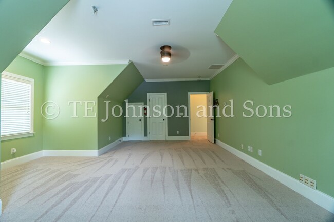 Building Photo - Luxury Living in Lewisville