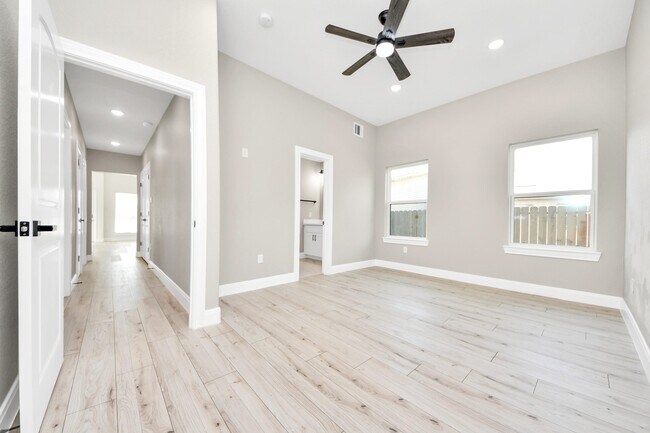 Building Photo - 7815 Joy St