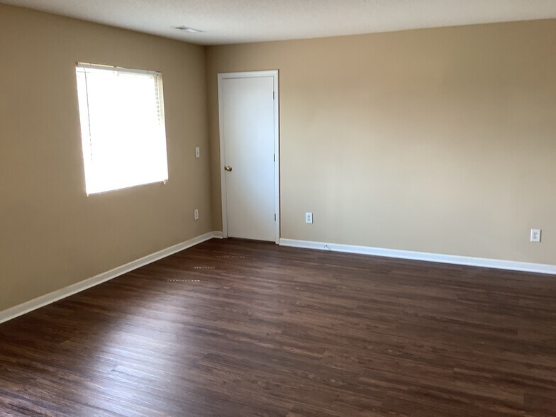 Building Photo - 5710 Waterpoint Dr