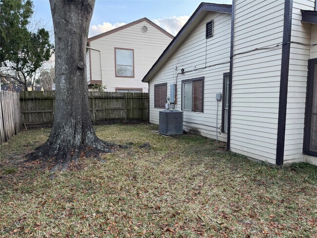 Building Photo - 13123 Chipman Glen Dr