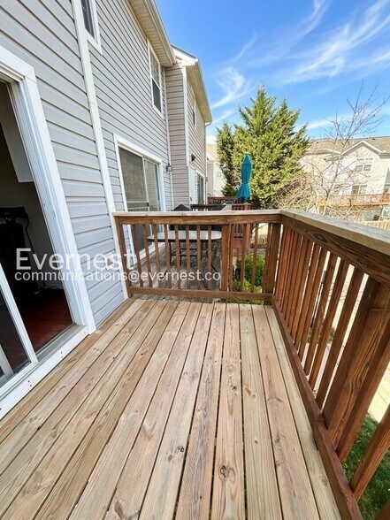 Building Photo - 21803 Flanders Ct