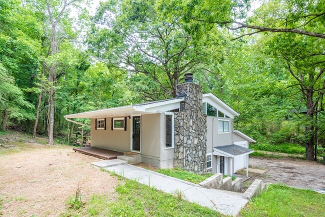 Primary Photo - 5225 Hunter Rd