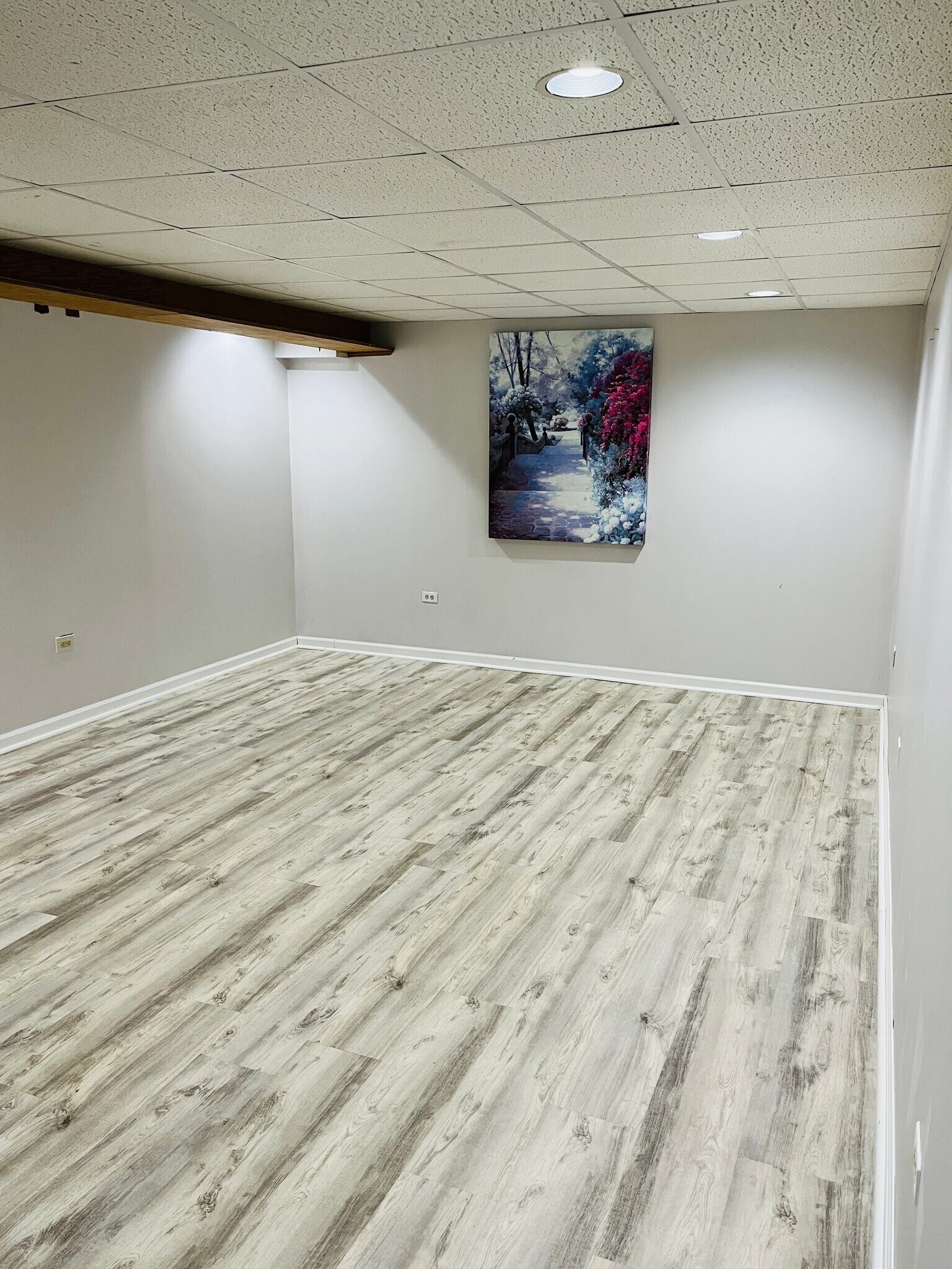 Building Photo - 84 Maplewood Dr