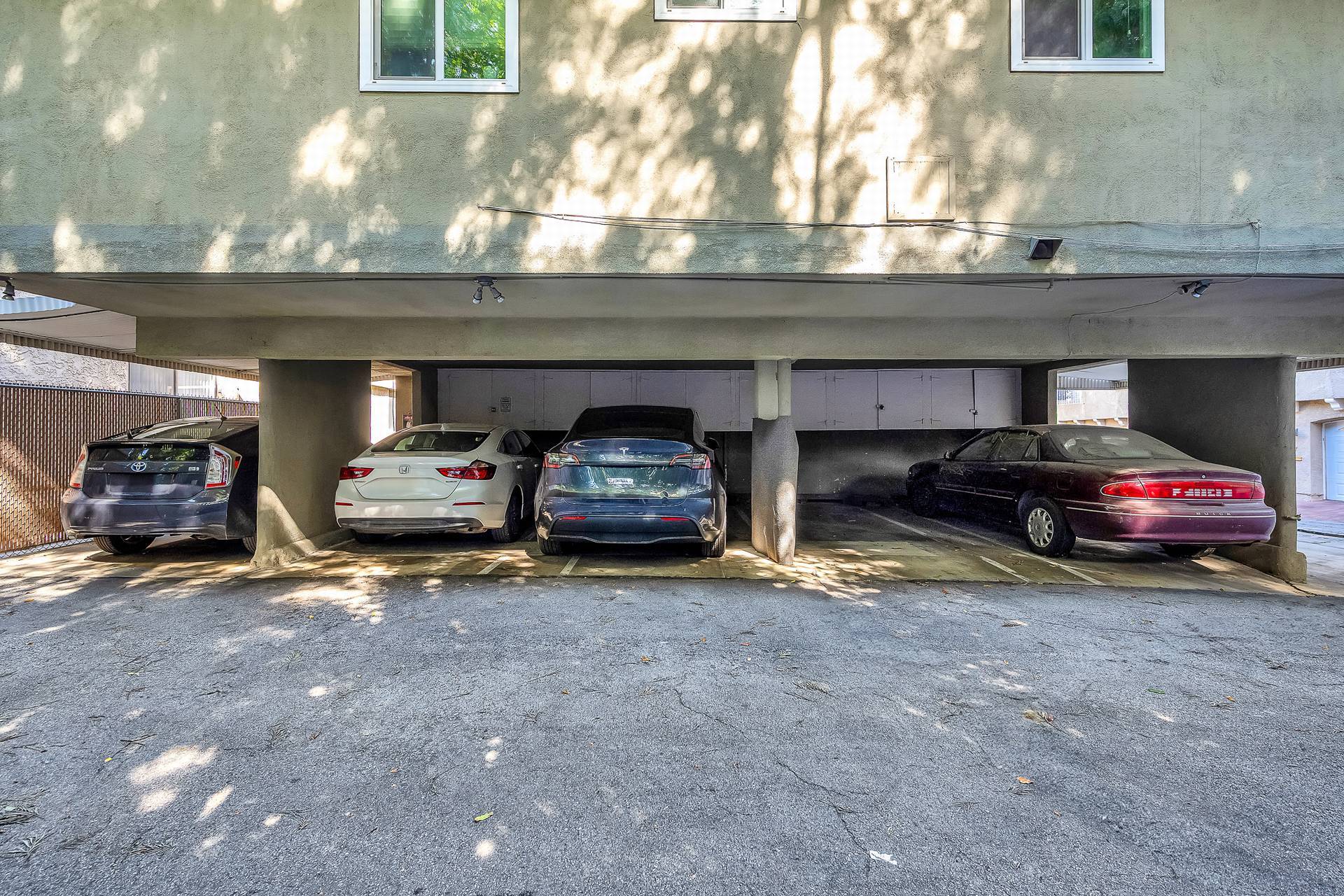 Building Photo - 14238 Dickens St