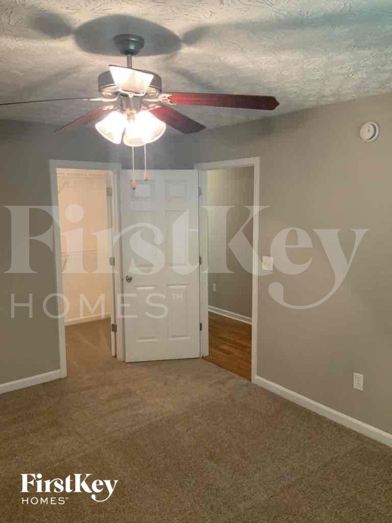 Building Photo - 130 Cobblestone Dr