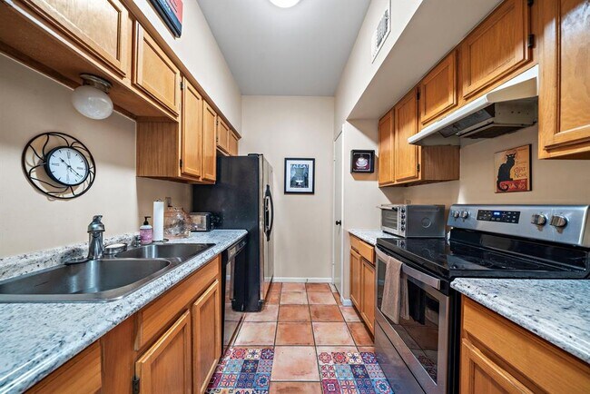 Building Photo - 7382 Regency Square Ct