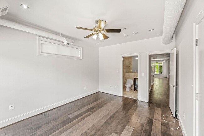 Building Photo - Modern U Street Condo | 2 Bed | 2 Bath | 1000 Sf | Large Balcony | 1 Parking Space