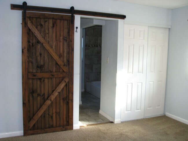 Building Photo - Beautiful 11.16 Acre Farm with Lots of Ame...