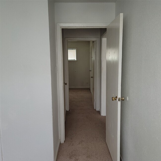 Building Photo - 3823 Lydia St