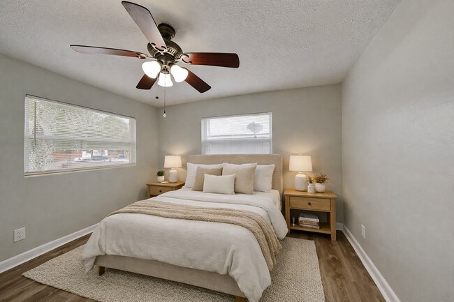 Building Photo - Updated 3 Bed, 2 Bath Home with Fenced Yard & Sunroom in Jacksonville, FL