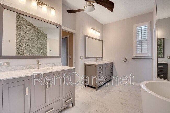 Building Photo - 219 Isle of Sky Cir