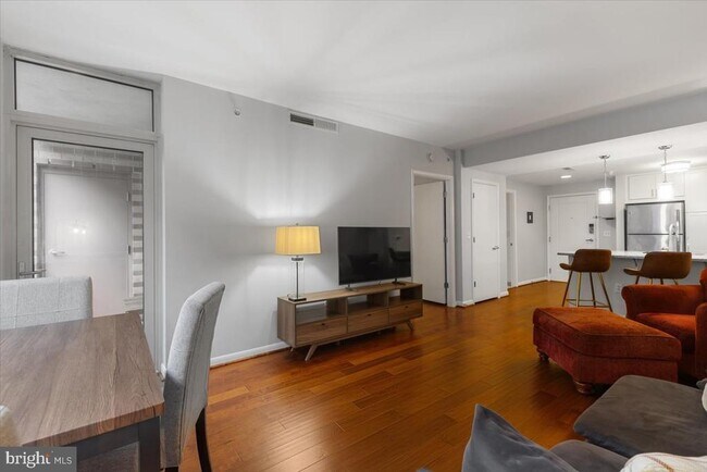 Building Photo - 350 G St SW