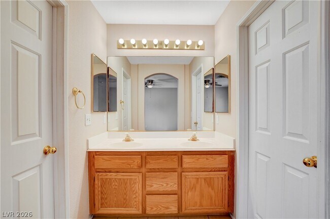 Building Photo - 9317 Mountain Cliffs Ave