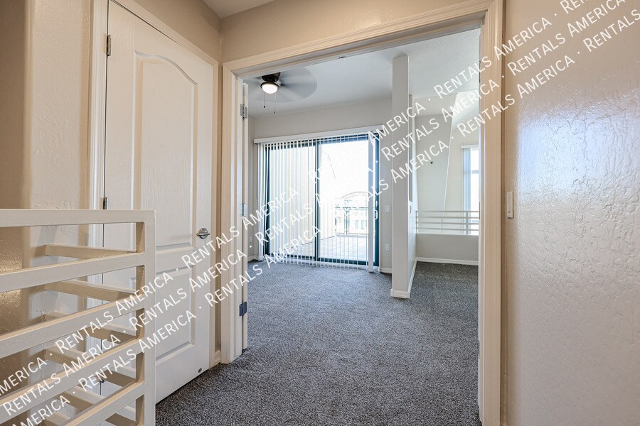 Building Photo - 16 W Encanto Blvd