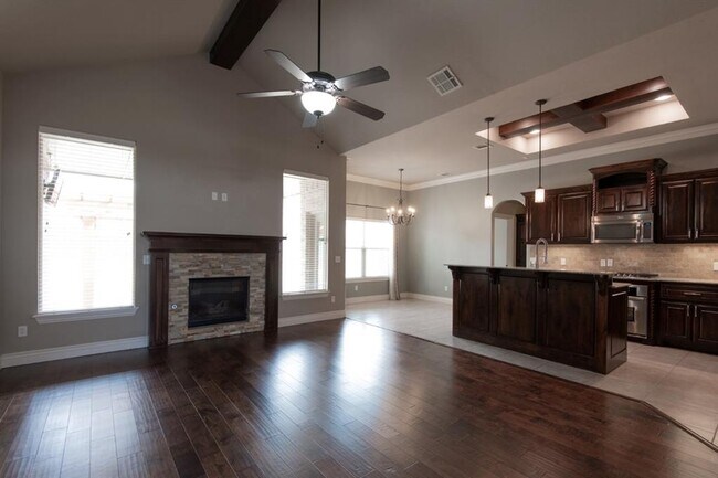 Building Photo - 2124 Newbrook Dr