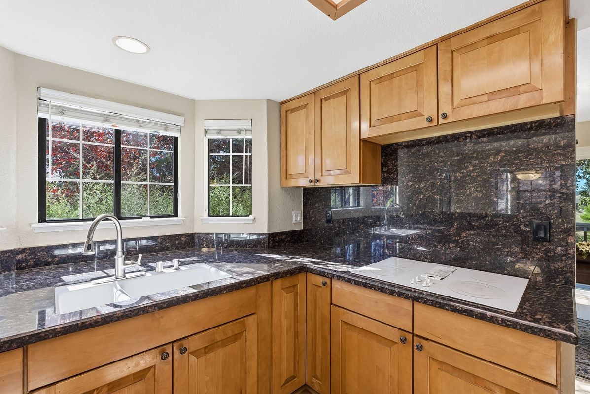 Building Photo - 121 Haslemere Ct