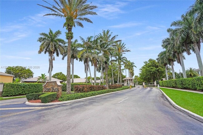 Building Photo - 13950 SW 155th Ct