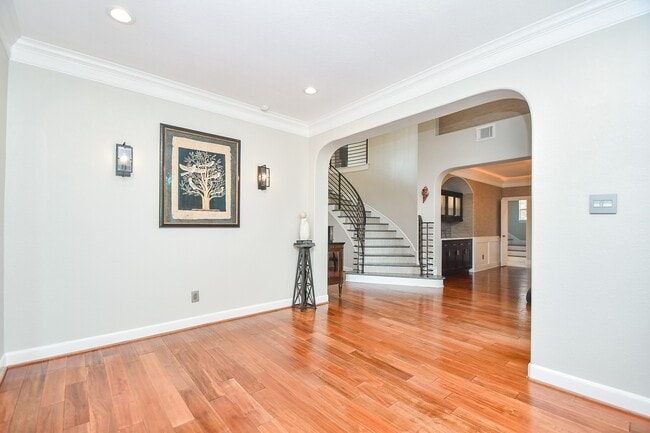 Building Photo - 7106 Habersham Ave