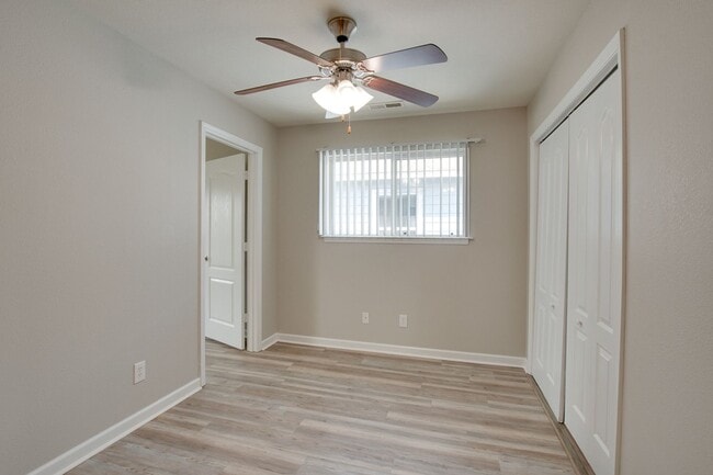 Building Photo - 128 Farmington Dr