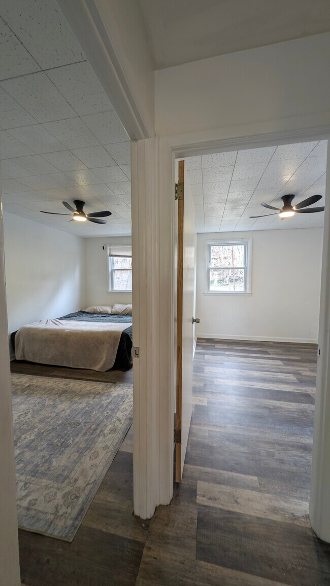 Building Photo - 7038 Valley Ave