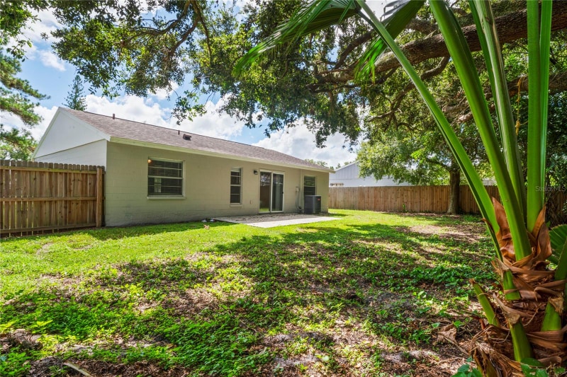 Building Photo - 4932 Hi Vista Cir