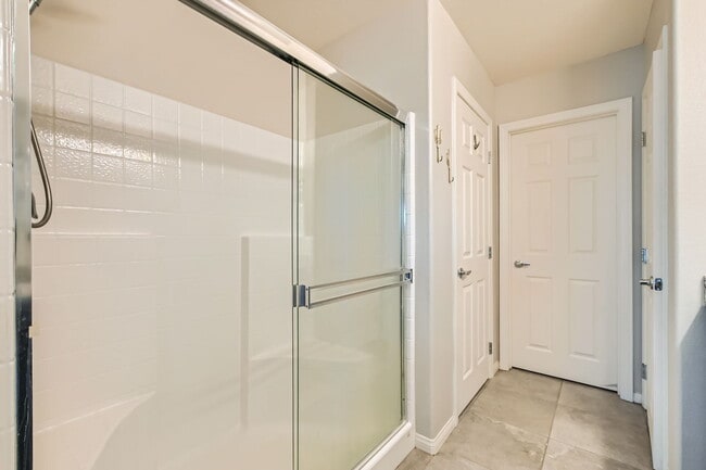 Building Photo - GATED 2-STORY HOME!
