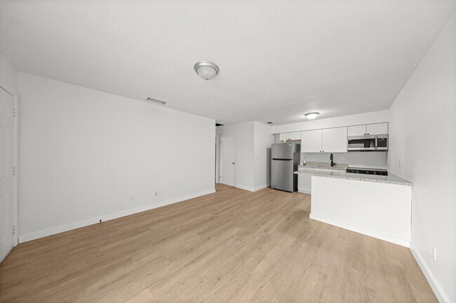 Building Photo - 2931 SE 52nd Ave