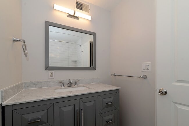 Building Photo - 333 18th Ave