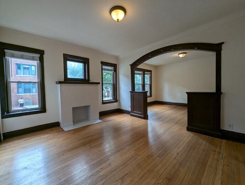 Primary Photo - 2659 N Saint Louis Ave