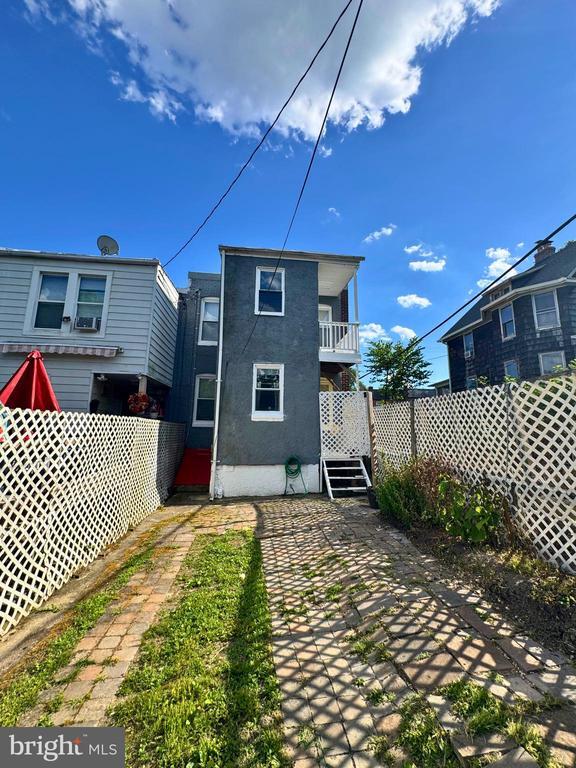 Building Photo - 548 Radnor Ave