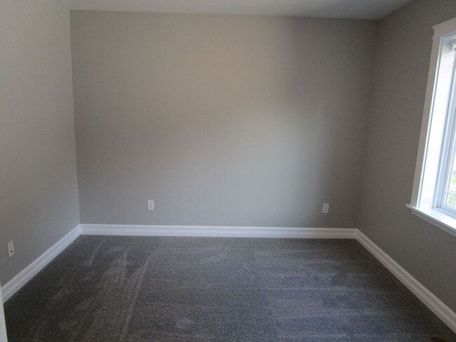 Building Photo - 2504 Fir Crest Blvd