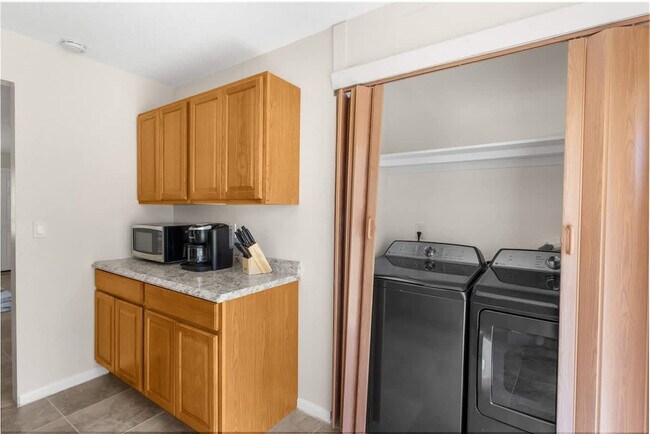 Building Photo - 13921 19th St