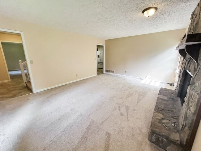 Building Photo - 2491 Annandale Dr