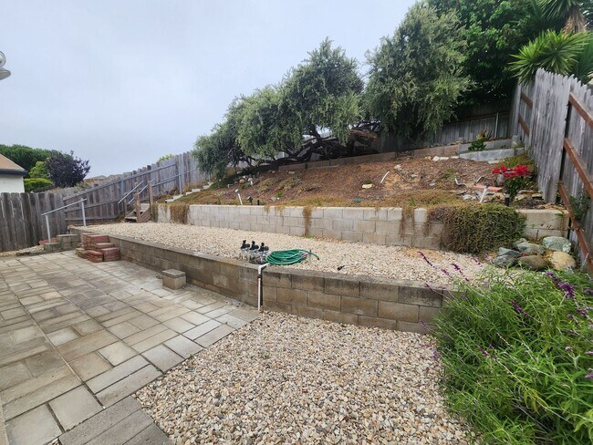 Building Photo - Adorable 2 Bed, 2 Bath Home in a 55+ Commu...