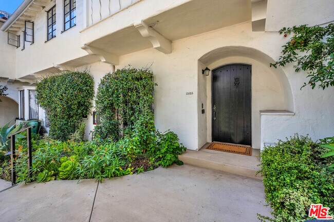 Building Photo - 10801 Lindbrook Dr