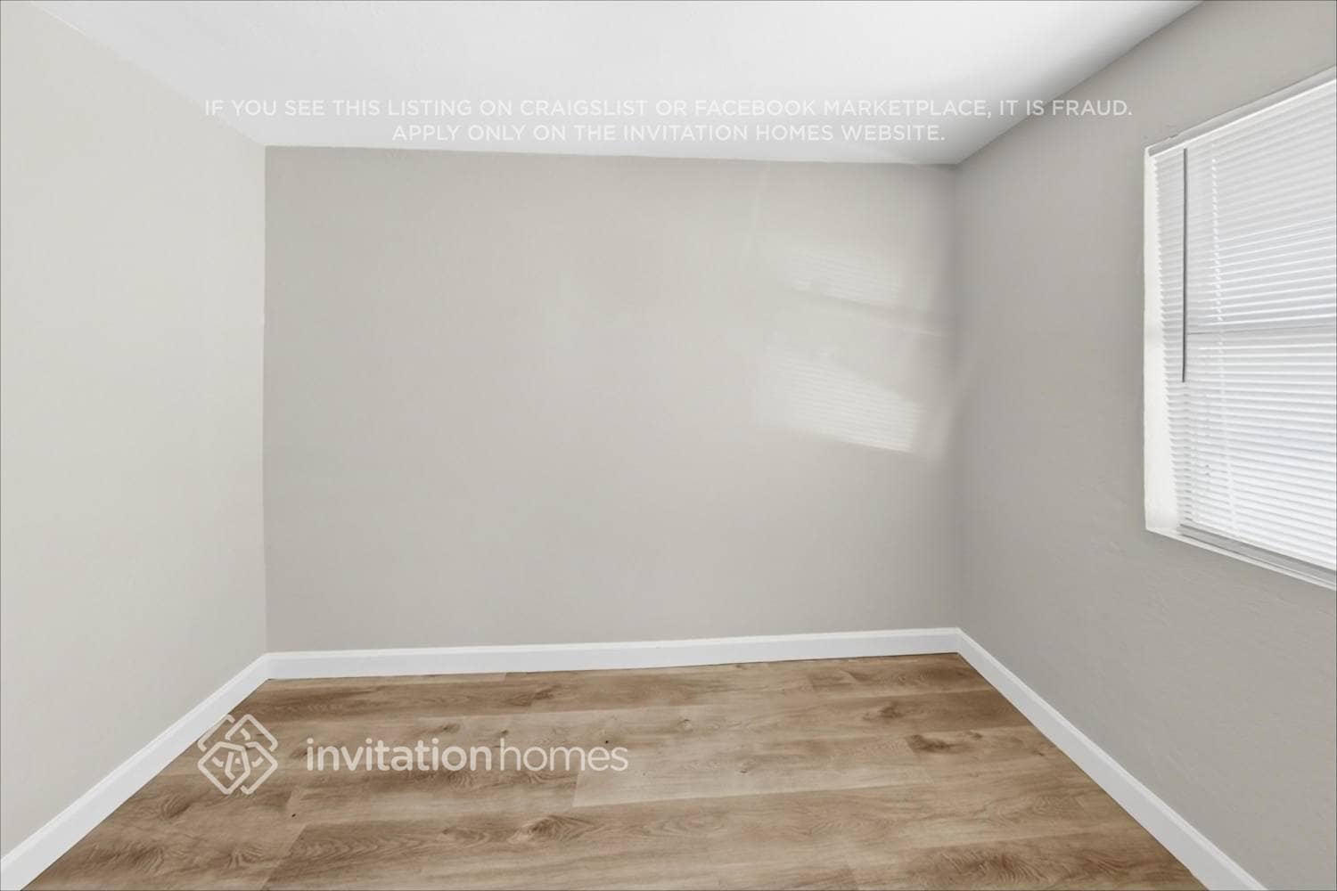 Building Photo - 3068 N 87th Ave