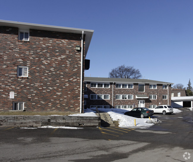 Building Photo - Blondo Crest Apartments