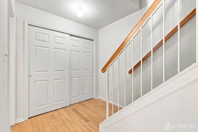Building Photo - 63 Prestwick Way