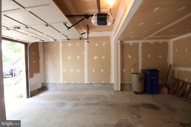 Building Photo - 7782 Blueberry Hill Ln