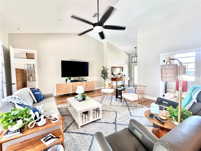 Building Photo - 6000 Key Largo Cir