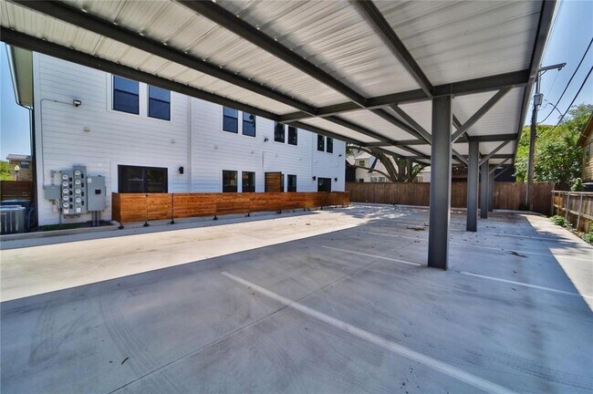 Building Photo - 1322 Lipscomb St